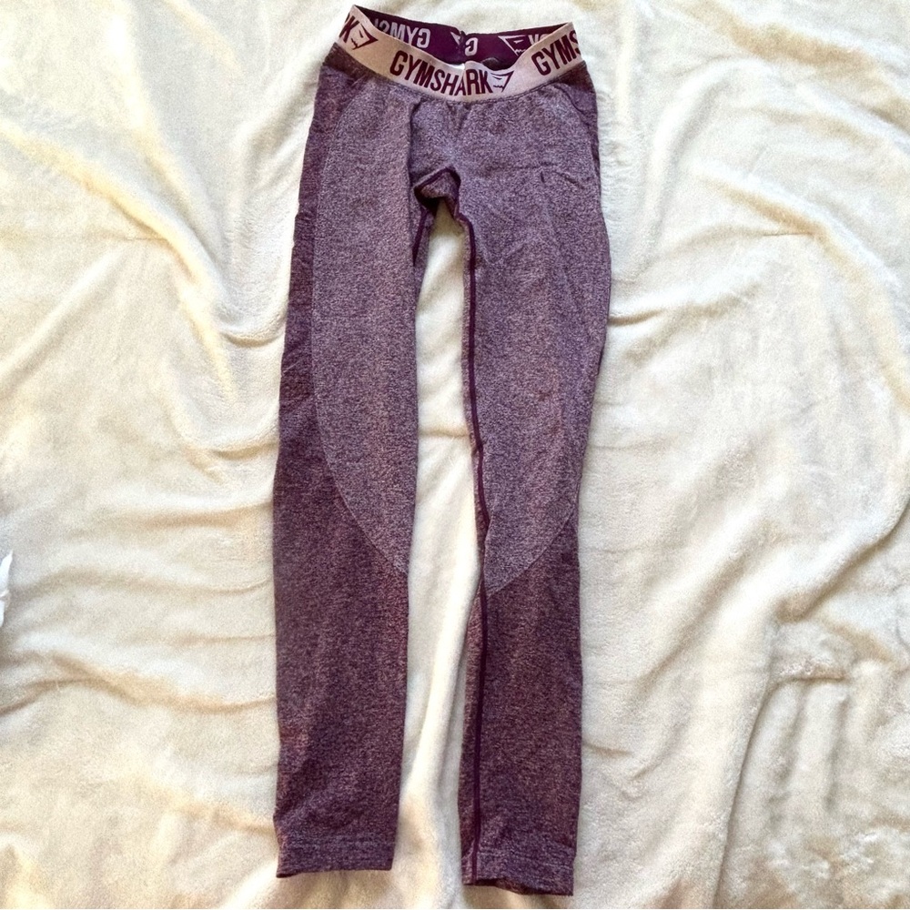 • gymshark maroon leggings | s •